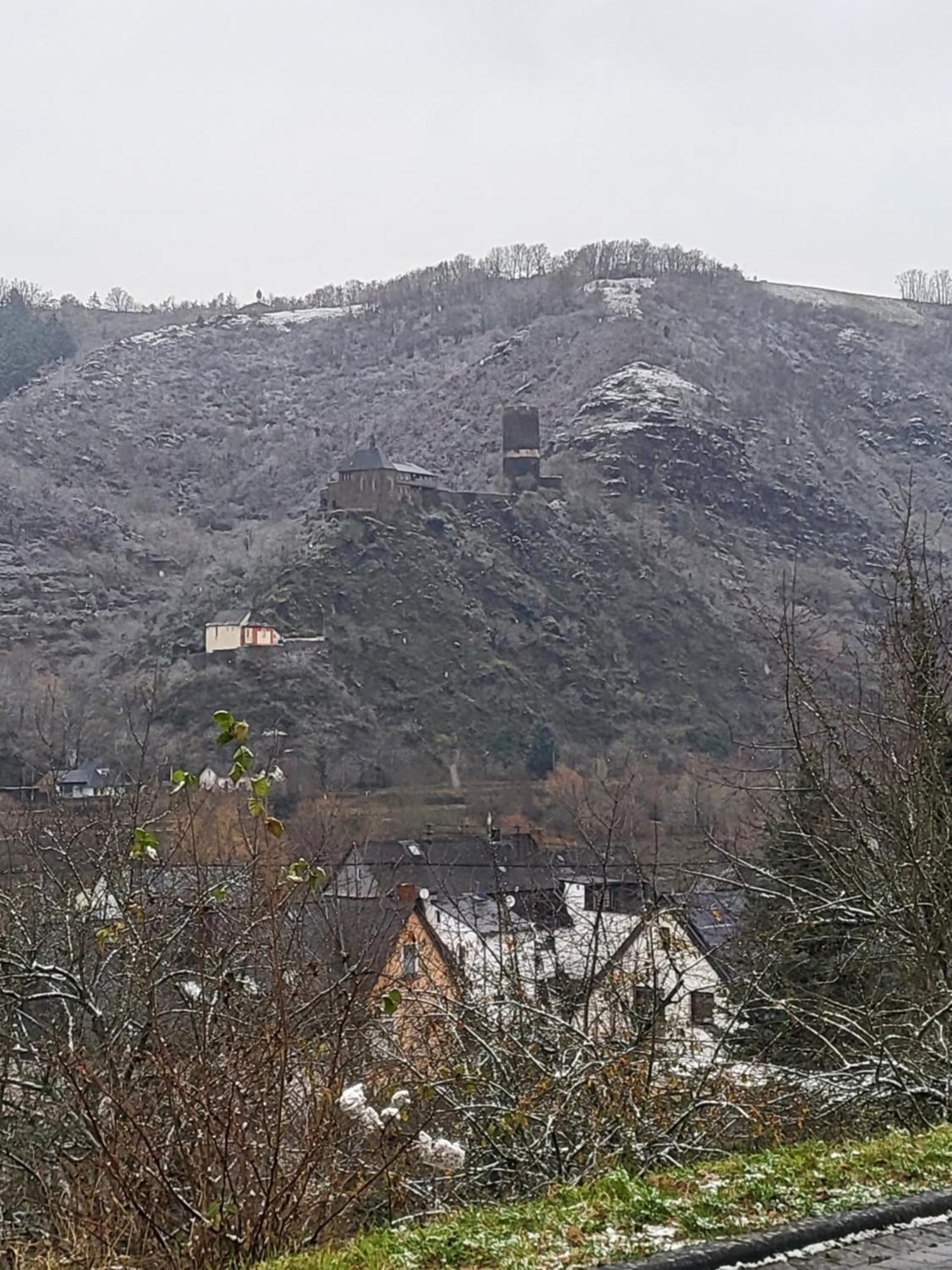 Ferienwohnung Burgener Burgblick Burgen  Exterior foto